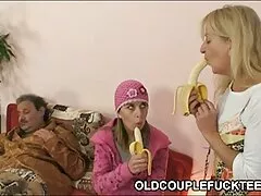 Femme russe fait maison bonne baise avec femme. vintage film porno francais