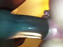 Une fille révèle son film porno français anal corps et montre ses seins