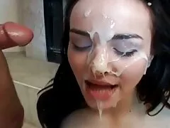 La jeune fille russe gémit à propos de la pénétration film français porno en streaming anale.