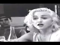 Putain de vieille chienne avec cousin dans le cul film porno retro français