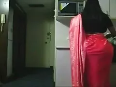 Cette salope a essayé film entier en francais porno de séduire le tube avec sa bouche serrée.